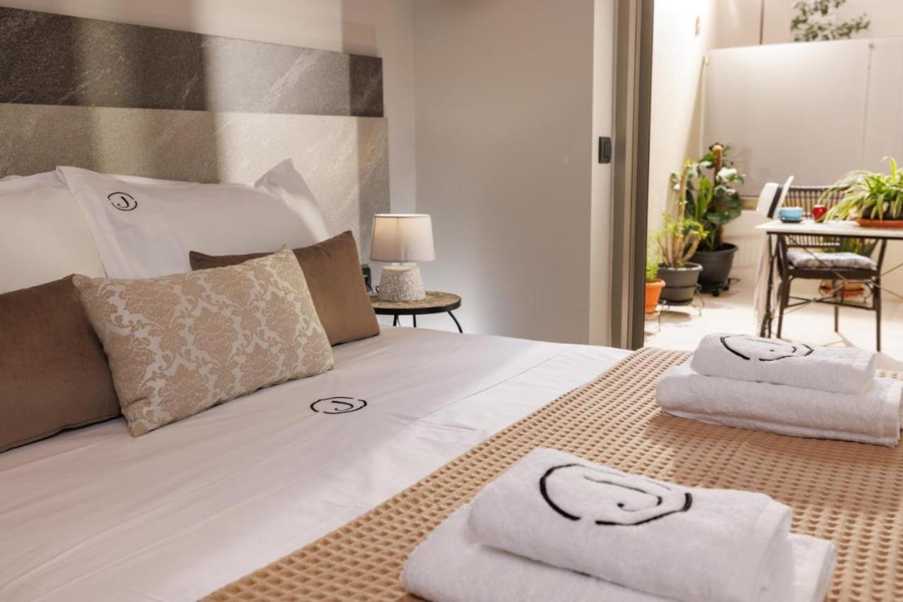 Jolly Suites 伊拉克利翁 外观 照片